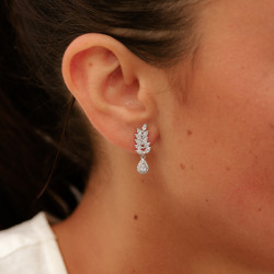 Noa natural Diamond Drop Earrings in 18K Gold | Celinni