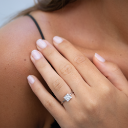 Anillo de Diamante Ava – Oro de 18K y Diamantes Naturales