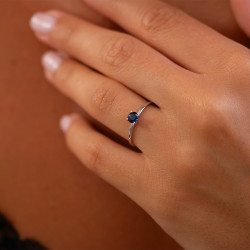 Megane Blue Sapphire Ring – 18K Gold and Natural Diamonds