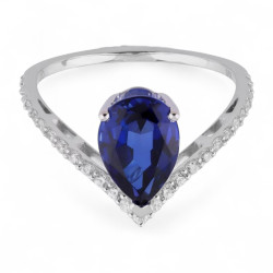 Kelly Blue Sapphire Ring – 18K Gold and Natural Diamonds