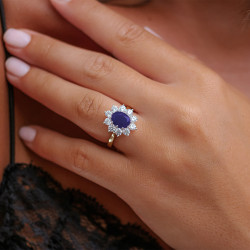 Melanie Blue Sapphire Ring – 18K Gold and Natural Diamonds