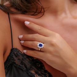 Anillo Zafiro Azul Mélanie – Oro de 18K y Diamantes Naturales