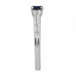 Anillo Zafiro Azul Lara – Oro de 18K y Diamantes Naturales