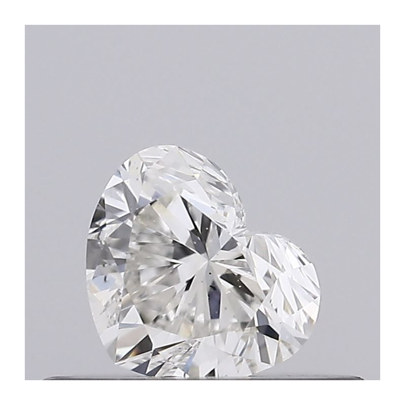 الماس على شكل قلب بوزن 0.24 قيراط