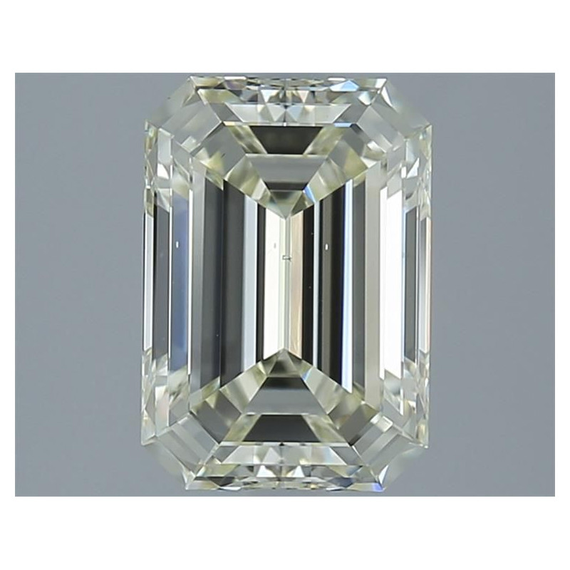 الماس على شكل الزمرد بوزن 2.5 قيراط