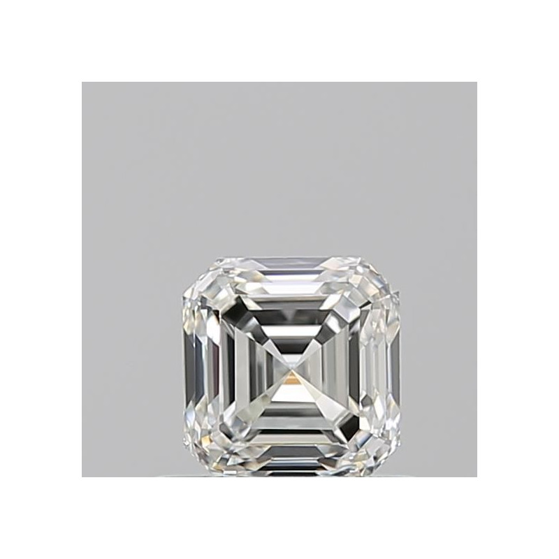 0.7 قيراط الماس بشكل أسشر