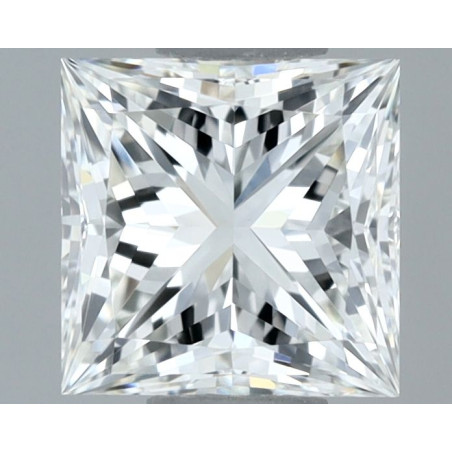 الماس بشكل الأميرة بوزن 0.7 قيراط