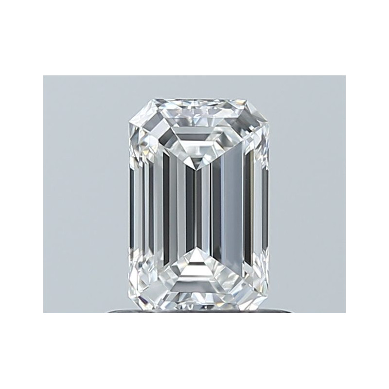 0.7 قيراط الماس على شكل الزمرد