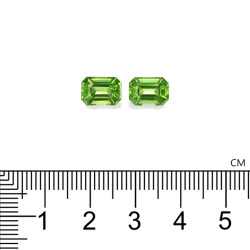 Péridot taille RECTANGULARE Lime Green 4.83 carats