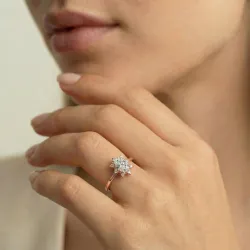 Noah verlovingsring met ovale diamant halo pavé in 18K goud