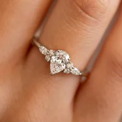 Gladys Diamant Ring – Celinni Kollektion