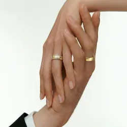 Alianza Unica en Oro Amarillo 18K y Diamantes Naturales