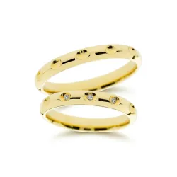 Solis 18K Yellow Gold Natural Diamond Wedding Band | Celinni