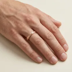 Lioraé Ehering aus 18K Roségold – Florale Gravur | Celinni