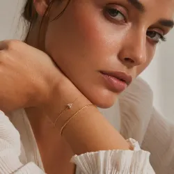 سوار الحروف بالألماس الطبيعي من الذهب عيار 18 | Celinni