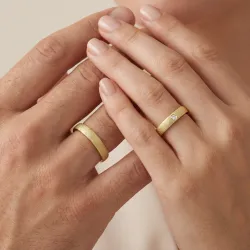Courbe Ehering 18K Gelbgold mit Naturdiamant | Celinni