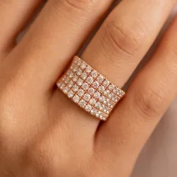 Anillo de diamantes Artista