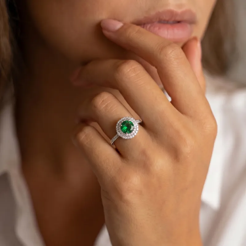 Ring Ma Vie Double Halo – 18K goud en natuurlijke smaragd