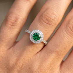 Ma Vie Doppel-Halo Ring – 18K Gold & natürlicher Smaragd