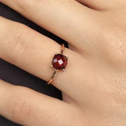 Bague grenat en or rose 18K – Solitaire élégant et raffiné