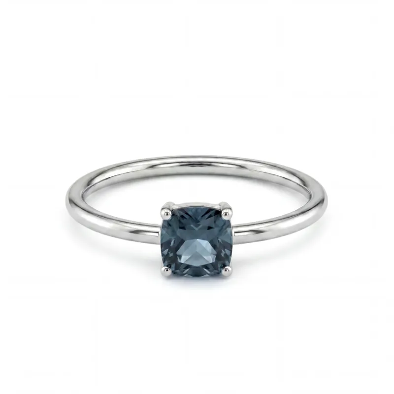 Bague Topaze Bleue Sillage en Or Blanc 18K