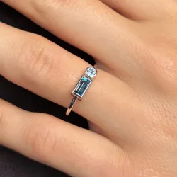 Anillo de topacio azul tratado en oro blanco 18K – Celinni
