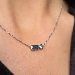 Blautopas-Halskette aus 18K Weißgold – Strahlende Eleganz