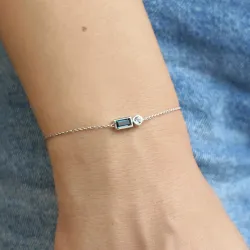 Blautopas-Armband aus 18K Weißgold – Modernes Design