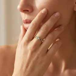 Harmonie ring met edelstenen in 18K geelgoud – Celinni