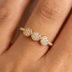Bague Trois Clusters Ronds Pavés en Or 18K ou Platine