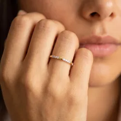 Feiner Ring mit drei Pavés aus 18K Gold oder Platin Celinni