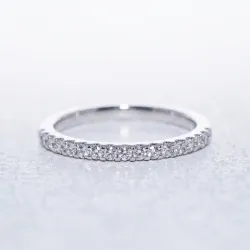 Bague Demi-éternité Pavée en Or 18K ou Platine | Celinni
