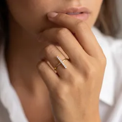 Bague Barrette Verticale Pavée en Or 18K ou Platine