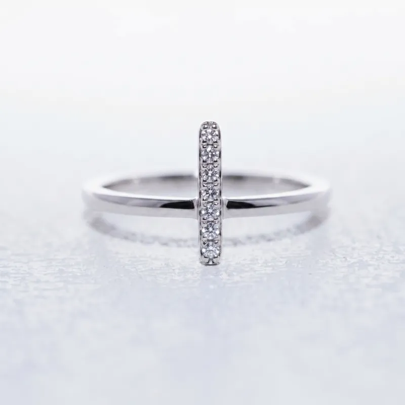 Bague Barrette Verticale Pavée en Or 18K ou Platine