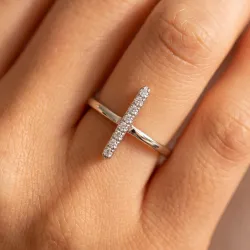 Bague Barrette Verticale Pavée en Or 18K ou Platine