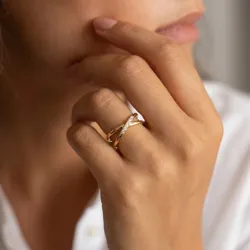 Cross X Diamond Ring in 18K Gold or Platinum | Celinni