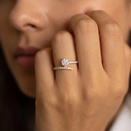 Bague Croisée Tête Ronde en Or 18K ou Platine