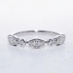 Bague Alliance Semée de Motifs Géométriques en Or 18K