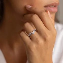 Bague Contour Chevron Baguettes en Or 18K ou Platine