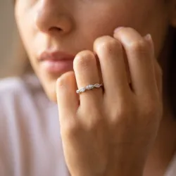 Bague Jonc Ondul&eacute; Navettes en Or 18K ou Platine | Celinni