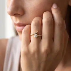 Bague Jonc Ouvert Diamants Dispersés en Or 18K ou Platine