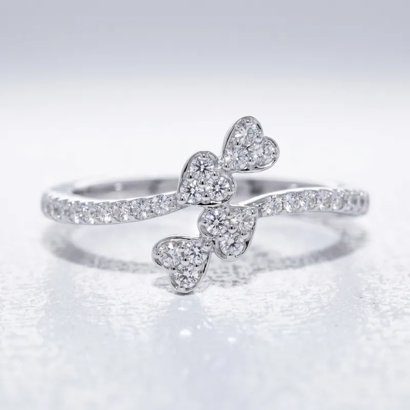 Bague Trèfle Cœurs Pavés en Or 18K ou Platine | Celinni