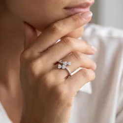 Bague Trèfle Cœurs Pavés en Or 18K ou Platine | Celinni