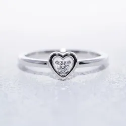 Heart Diamond Ring in 18K Gold or Platinum | Celinni