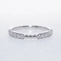 Bague Demi-alliance Chevron en Or 18K ou Platine | Celinni