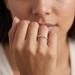 Bague Demi-alliance Chevron en Or 18K ou Platine | Celinni