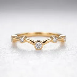 Chevronring mit Diamanten aus 18K Gold oder Platin | Celinni