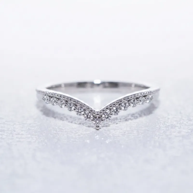 Bague Couronne Chevron Grènetée en Or 18K ou Platine