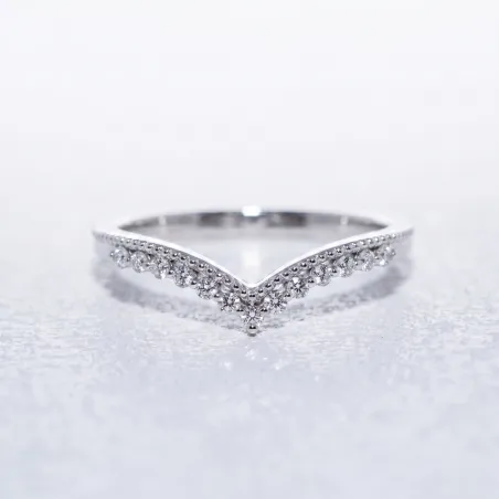Milgrain Chevron Crown Ring in 18K Gold or Platinum