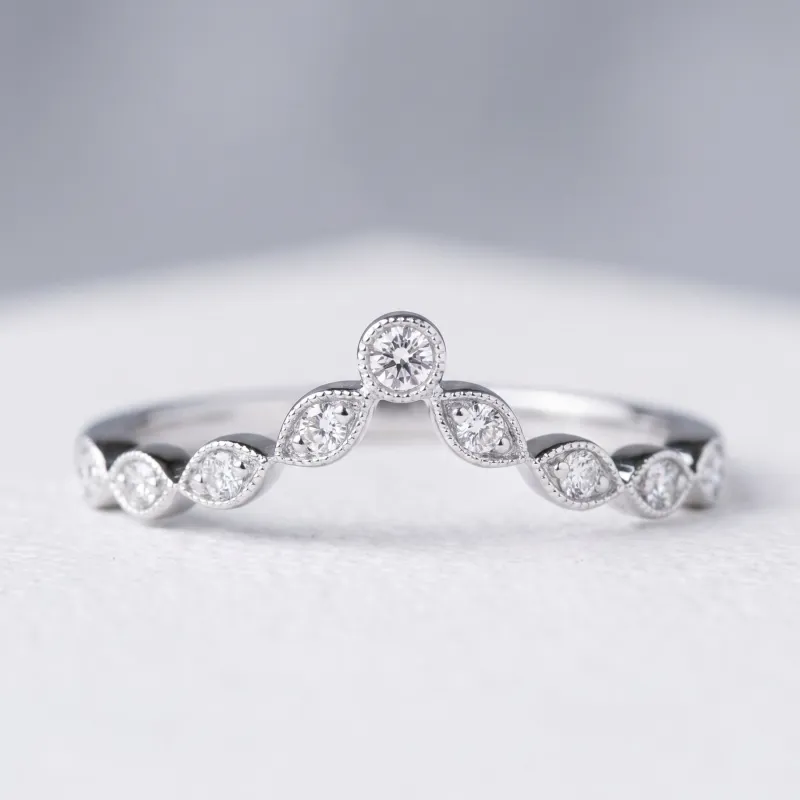 Bague Couronne Marquise Grènetée en Or 18K ou Platine
